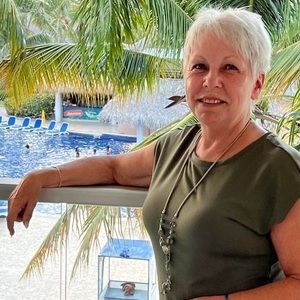 Meet your Posher, Ghislaine